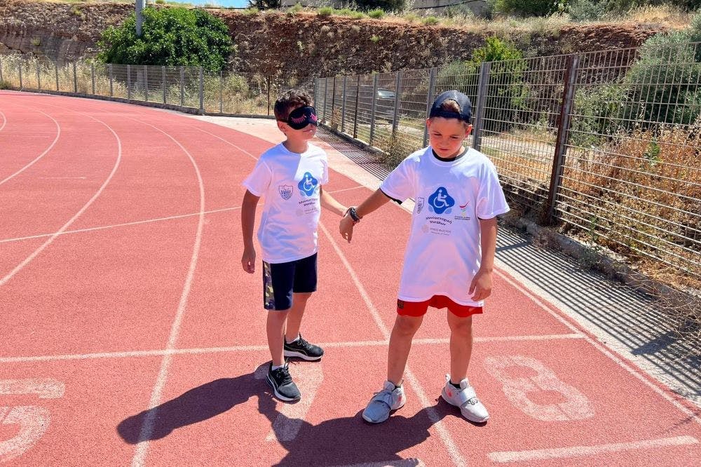 Φοβερή εμπειρία για τα παιδιά η επίδειξη Παραολυμπιακών Αθλημάτων (pics) runbeat.gr